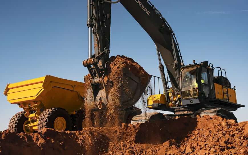 Equipmium.com Launches Deere Earthmoving Equipment Marketplace